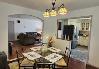 Pet friendly home, pond, paddle boat, fishing gear, hiking, wineries, game room