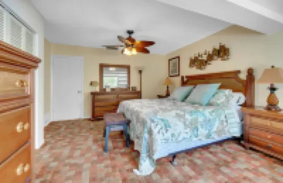 Waterfront - Private Lagoon - in Park on the Ocean side -beach, pool