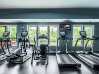 SUNRISE 3BR  - 2 Story Remodeled Condo -  SKI ON & OFF. Pool + Trailside