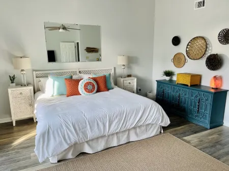 Renovated Gulfview townhome just Steps to the Beach!