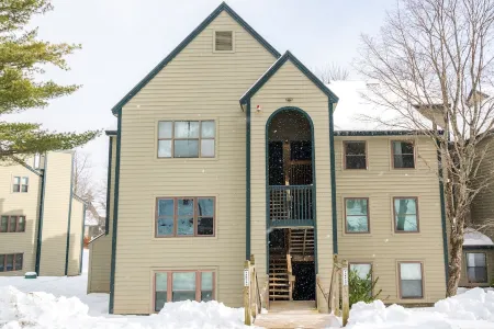 Ski in/Ski out nicely updated 2 BR condo on Okemo Mountain ski trails.