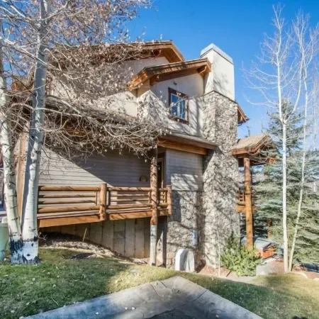 Exquisite Deer Valley Townhome - 2400 Sq Foot and 2 Car Garage