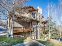 Exquisite Deer Valley Townhome - 2400 Sq Foot and 2 Car Garage
