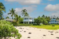 Fabulous Waterfront Modern Home on the Keiki Beach, Walking Distance to Town