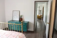 Red Fern Hotel - Eclectic Getaway 2 bedroom Hotels in Ottumwa