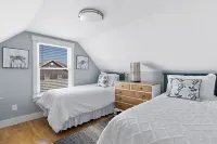 Beach Condo ! Across From East Matunuck State Beach !