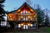 Mountain Views / Golf / Hot Tub / Cozy Cabin! Hotels near Cook's Sports