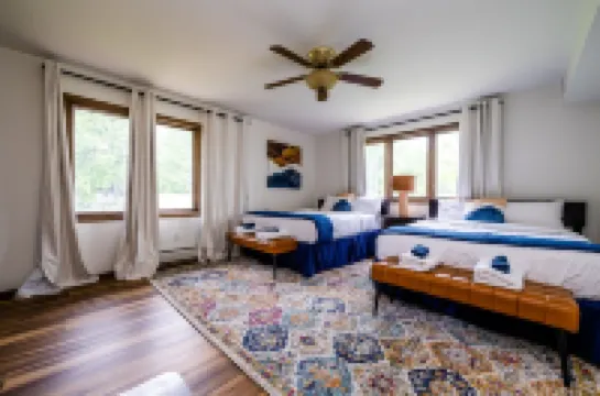 Spacious Condo, Family Friendly, Walk to Private Beach Hotels in Lake Michigan Beach