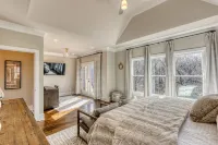 Upscale Big Canoe w/ Mountain View & hot tub. close to Wildcat amenities