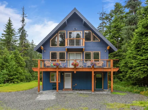 Spacious rental for 6 in lovely home with gorgeous views, minutes from resort