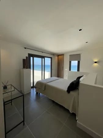 Casa Lúa in front of the sea