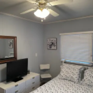 Relaxing Cozy Getaway near Forest Lake, Outdoor Recreation