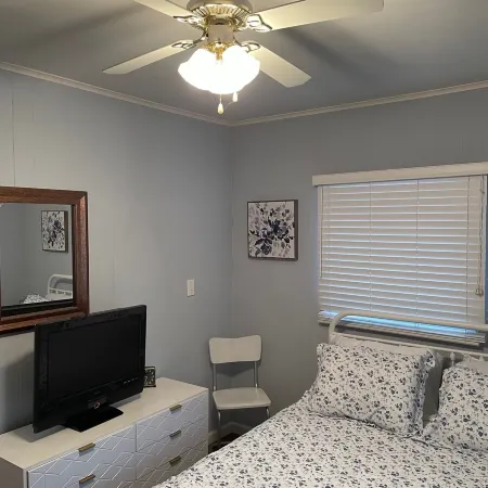 Relaxing Cozy Getaway near Forest Lake, Outdoor Recreation