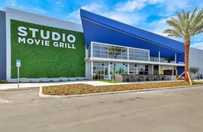 "Peachy Keen" 3BD Pool & Spa Cottage Near Disney Hotels near Mystic Dunes Golf Course