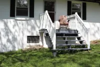 COZY LAKE & SKI HOME FOR FAMILY OF 5 - BRING YOUR DOG!