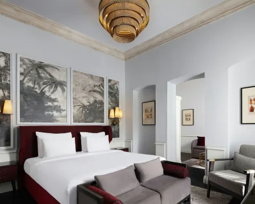 Adahan DeCamondo Pera, Autograph Collection Hotels near Tunnel Square