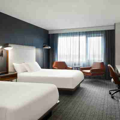 Courtyard Montreal Airport Rooms