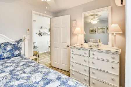 Oceanfront, Pristine 1br 1 Ba Condo, Relax And Rejuvenate By The Sea.