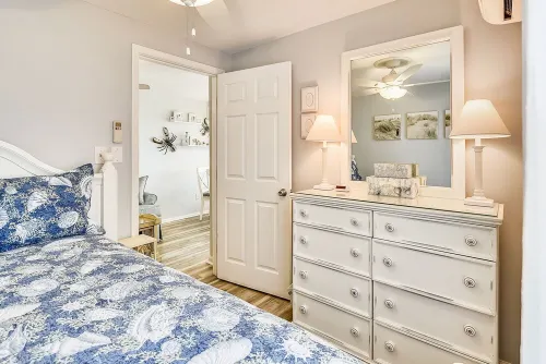 Oceanfront, Pristine 1br 1 Ba Condo, Relax And Rejuvenate By The Sea. - Kitchens