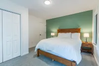 KinStay Massanutten Family Cabin-Time with Family, Shuffleboard, Mountain Views - 무료 와이파이