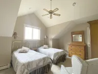 Enjoy Every Season at this Serene Estate with Incredible Mountain Views !
