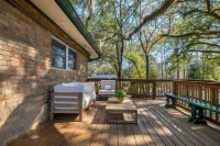 HUMMINGBIRD HAUS \\ 6 Bedrooms \\ Mid-Century \\ 2-Unit Home \\  2 Kitchens - balcony