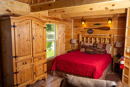 Kayak Cabin w/ Air Purifier