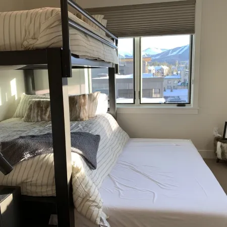 Stunning BRAND NEW Luxury condo in heart of downtown WP on the top floor