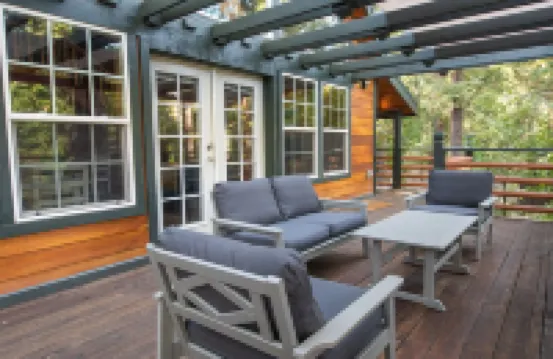 Creekside Retreat in Lassen, 9 Miles to Lassen NP. Snowshoes, EV Charger!