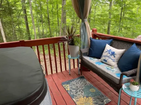 Lake views in fall, sleeps up to 4 with a hot tub.