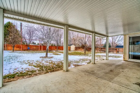 Cozy and stylish home โรงแรมใน