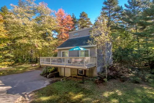 Four-Season Fun: Family-Friendly 3BR Home with Easy Access to Outdoor Adventures Hotels in Madison
