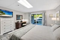 Waterfront Home - Large Pool, Boat Dock + Screened Boat House & Pool Cabana