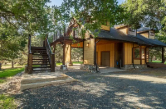 Lovely Cottage just above Moonstone Beach in the Pines and Oak Trees.