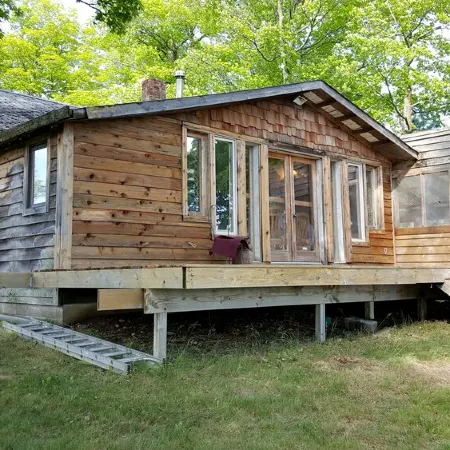 Cozy Lake Front Cabins perfect for  summer, fall and winter