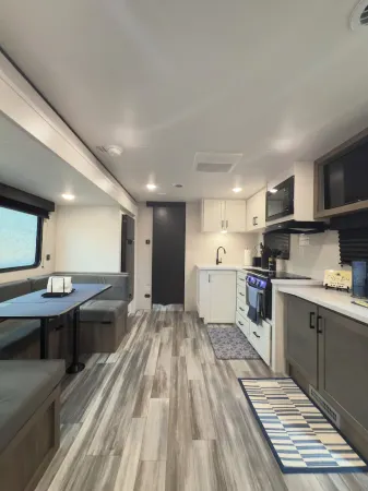 Charming RV with AC in Spring Hill - Perfect for a getaway