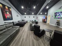 New, unique, 1 of a kind spacious house, features 4 bedrooms and theater room Hotel a Pasquotank County