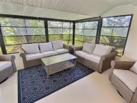 Stunning 2Br/2Ba Pool Home Near Beaches Hotels in Venice Gardens