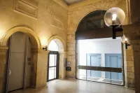 Elegant Apartment in the Heart of Amiens, Historic Building with Public Parking Lot