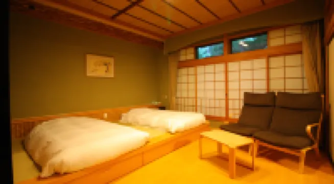 Hanare No Yado Yomogino