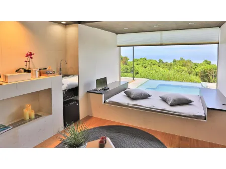 KOUNOSU (MUKAKA VILLA)