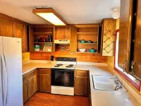 Family and pet friendly cabin near Shaver Lake! Hotels in Auberry