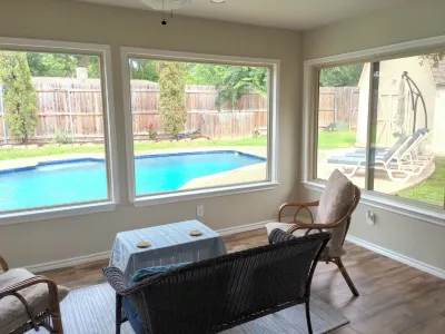 Southwestern Pool Oasis: Close to DFW, Six Flags, Cowboys, Rangers, Stockyards Sam's Club附近的飯店