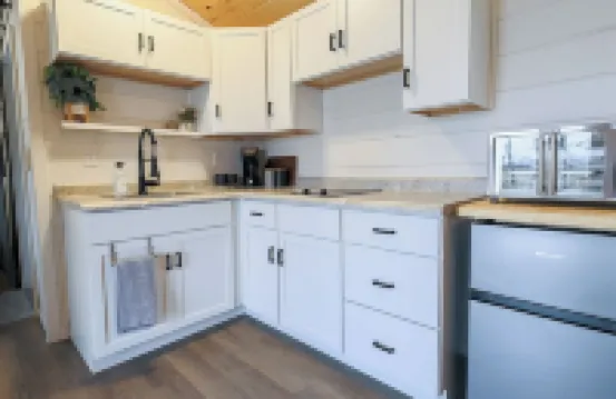 Private Cabin - Hiking. Getaway. Near the ARK. No Cleaning Fees