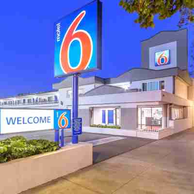Motel 6 San Jose, CA - Convention Center Hotel Exterior