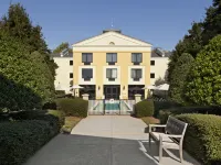 DoubleTree by Hilton Charlotte Airport Hotels near Charlotte Douglas International Airport