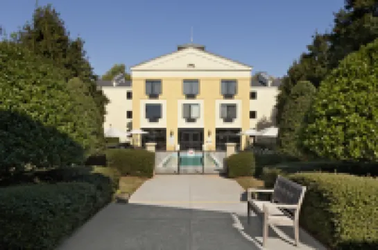 DoubleTree by Hilton Charlotte Airport Hôtels à : 