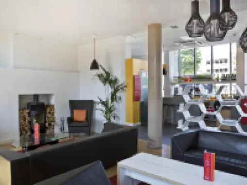 フォーポインツ フレックス バイ シェラトン カーディフ カーディフのホテル