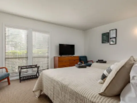 5 minute walk to Pinehurst Resort - Perfect 2BR Condo for buddies golf trip Hotels in Pinehurst