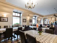 Hotel Estera Отели рядом с достопримечательностью «Высокая синагога»